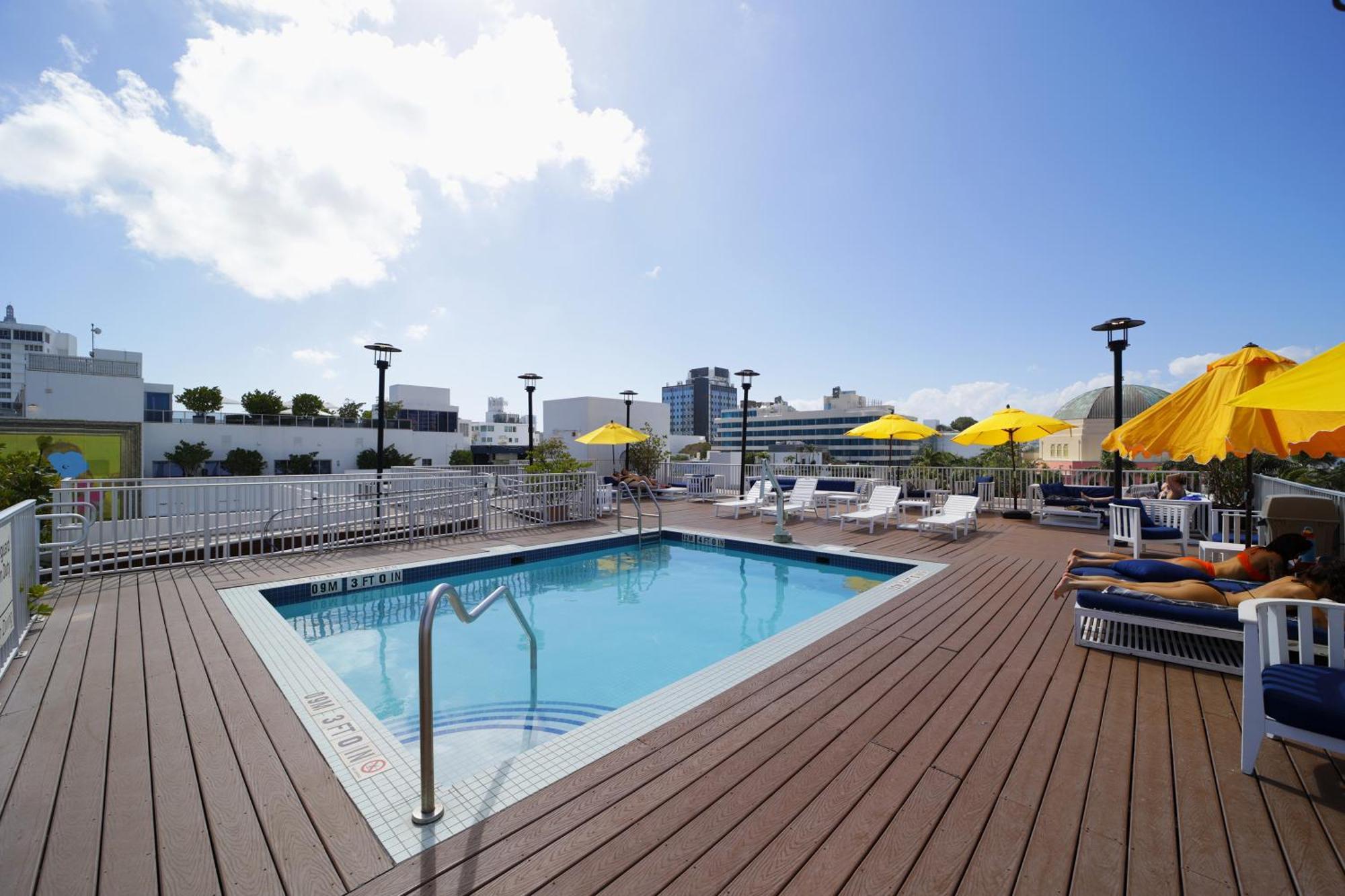 Claremont Hotel Miami Beach Exterior photo