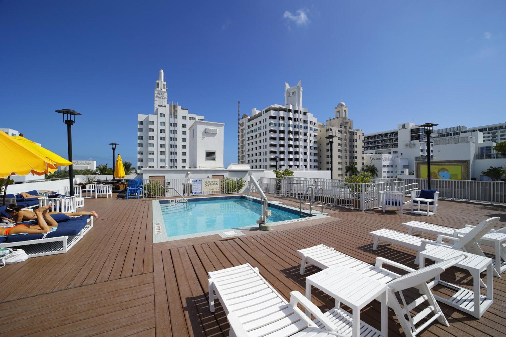 Claremont Hotel Miami Beach Exterior photo