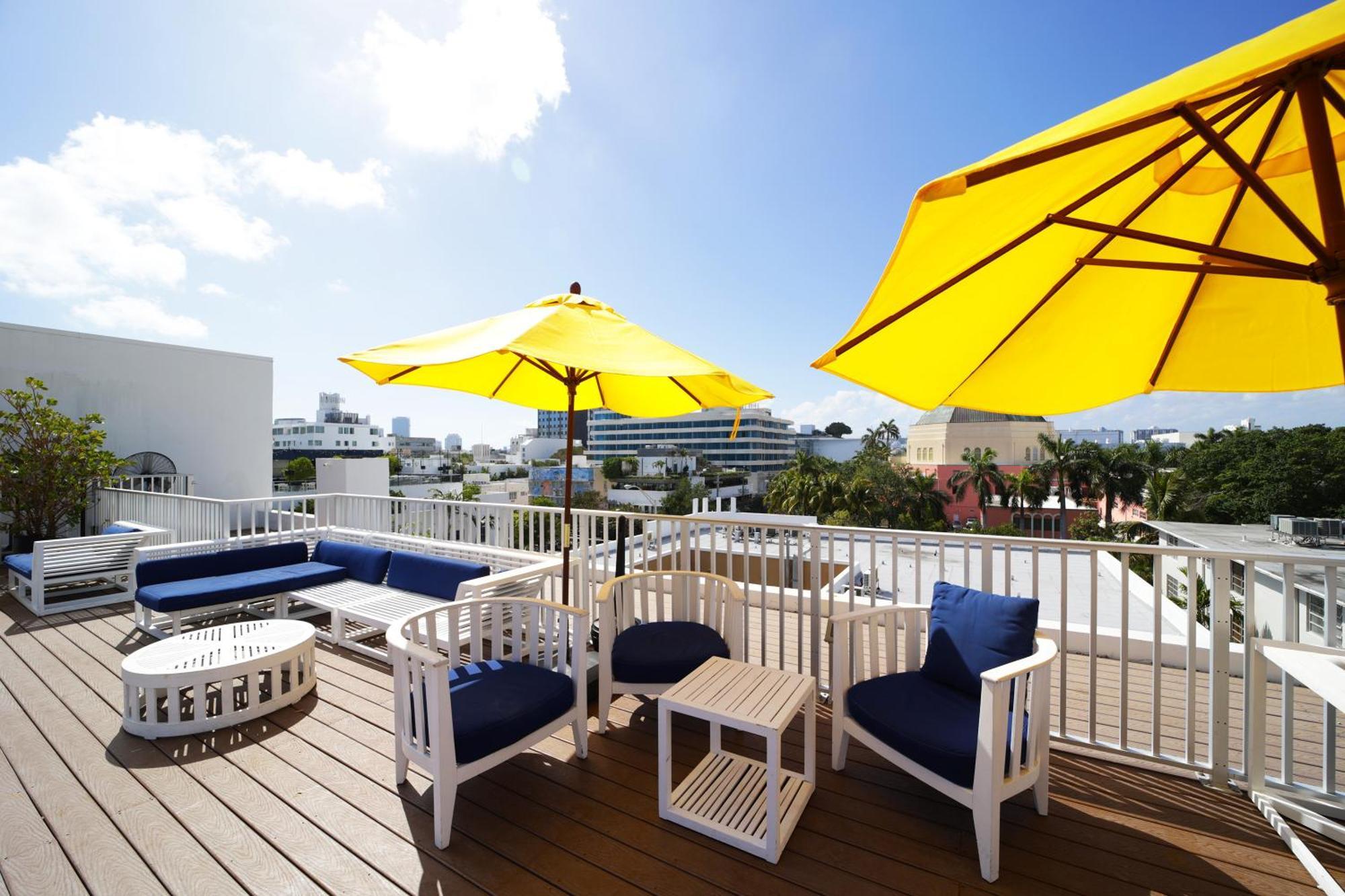 Claremont Hotel Miami Beach Exterior photo