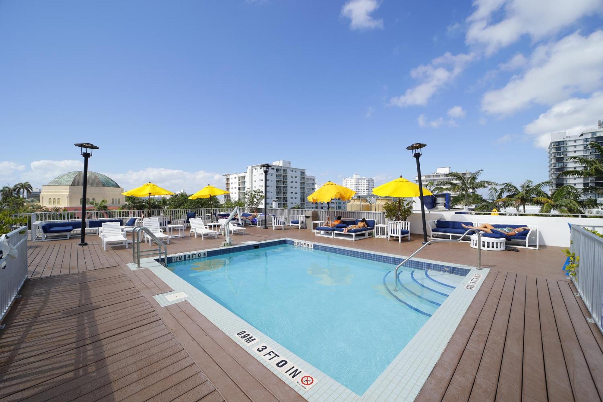 Claremont Hotel Miami Beach Exterior photo